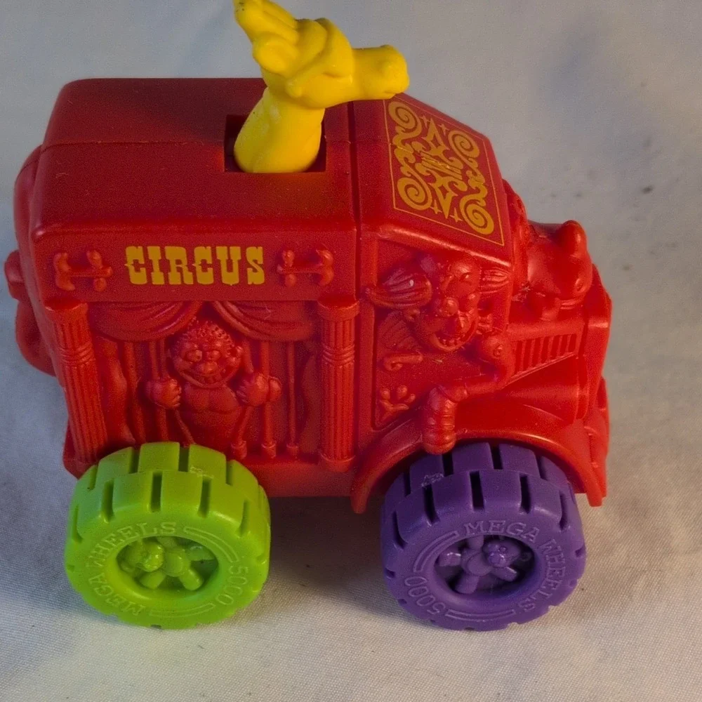 Wendy's Circus Toy Truck 1995 Red Giraffe Fast Food Premium